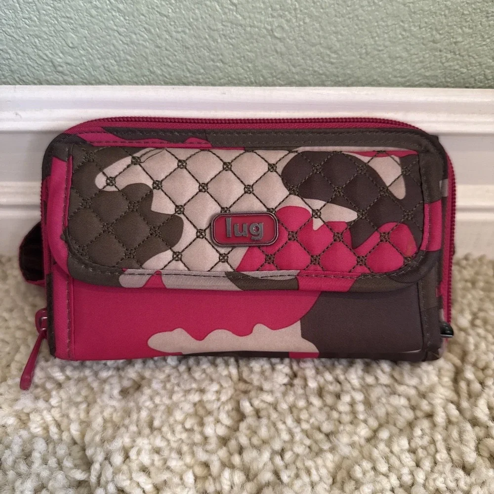 Lug Kick Flip Convertible Crossbody Wallet Pink Camo RFID Protection